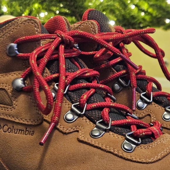 Columbia Women's Waterproof Hiking Boots - Picture 3 of 9